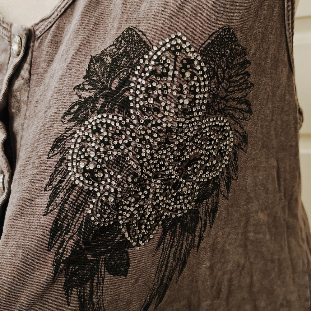 Y2K Vocal Grunge Rhinestone Fleur de lis & Angel Wings w Lace Detail Tank Top - Picture 8 of 14